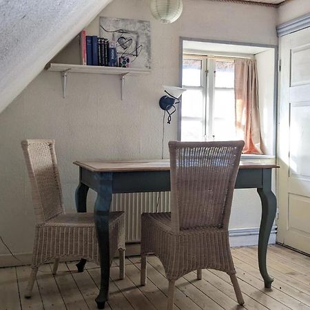 Albergue Gemuetliches Reetdachhaus Mit Kaminofen Ribe Exterior foto