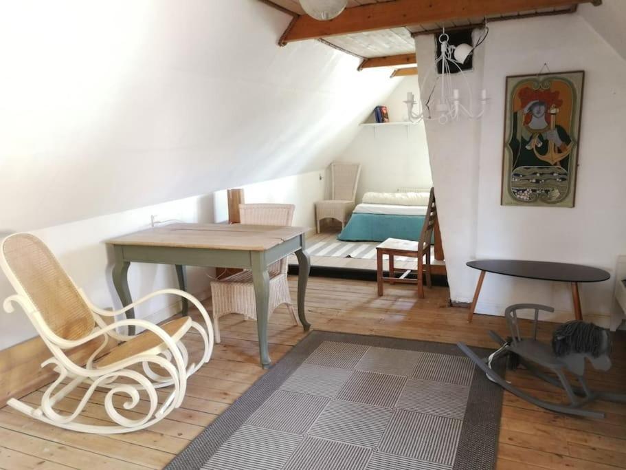 Albergue Gemuetliches Reetdachhaus Mit Kaminofen Ribe Exterior foto